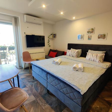 Kala Apartment โนวีซาด ภายนอก รูปภาพ